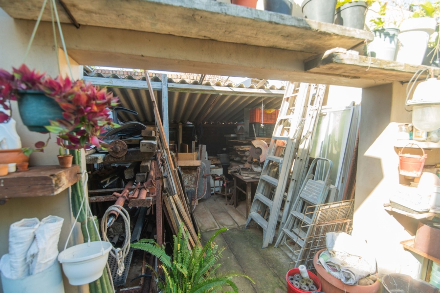 6 Bedroom Property for Sale in Bluewater Bay Eastern Cape